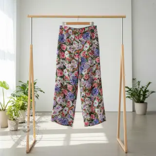 Viskosestoff SATIN Old fashion flowers digital print