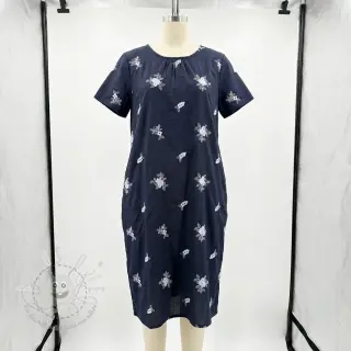 Baumwollstoff VOILE EMBROIDERY Flowers navy