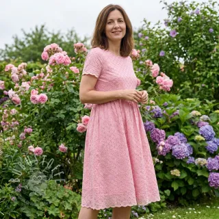 Baumwollstoff EMBROIDERY Rosemary rose