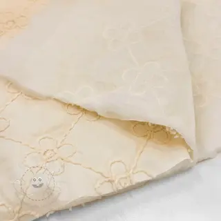 Steppstoffe Flower design offwhite