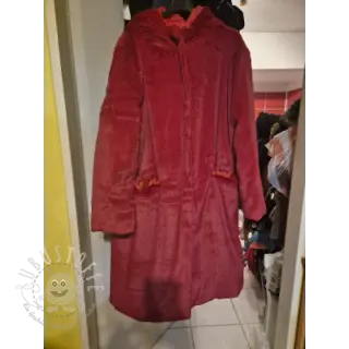 Wasserabweisende Stoffe red