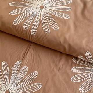 Baumwollstoff EMBROIDERY Flowie cinnamon